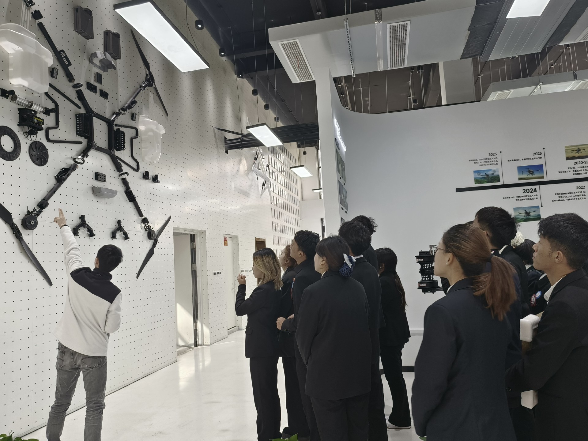 1763624353203458.jpg 1763624353203458.jpg